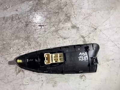 Interruttore Alzacristalli Porta Ant. Destro (Toyota) 8481052030 Usato