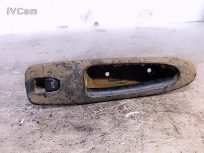 Interruttore Alzacristalli Porta Ant. Destro (Alfa Romeo) 156037289 Usato