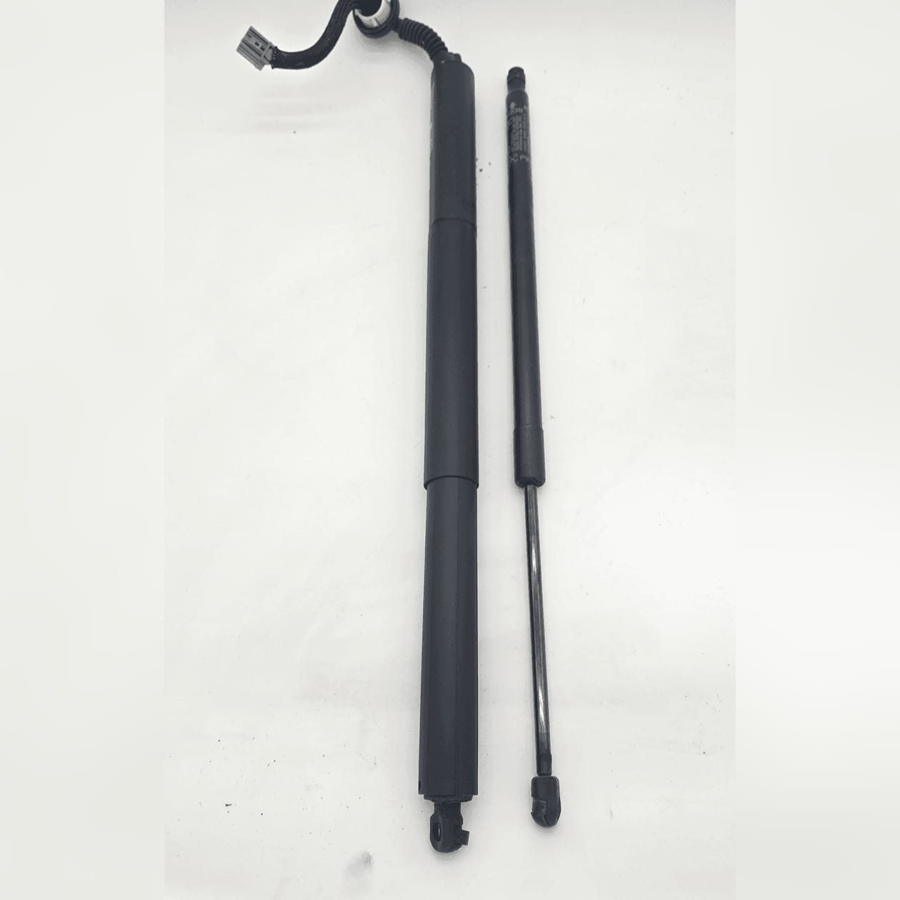 Asta Ammortizzante Portello Post. Sinistro 68231345AA K68333901AD Usato