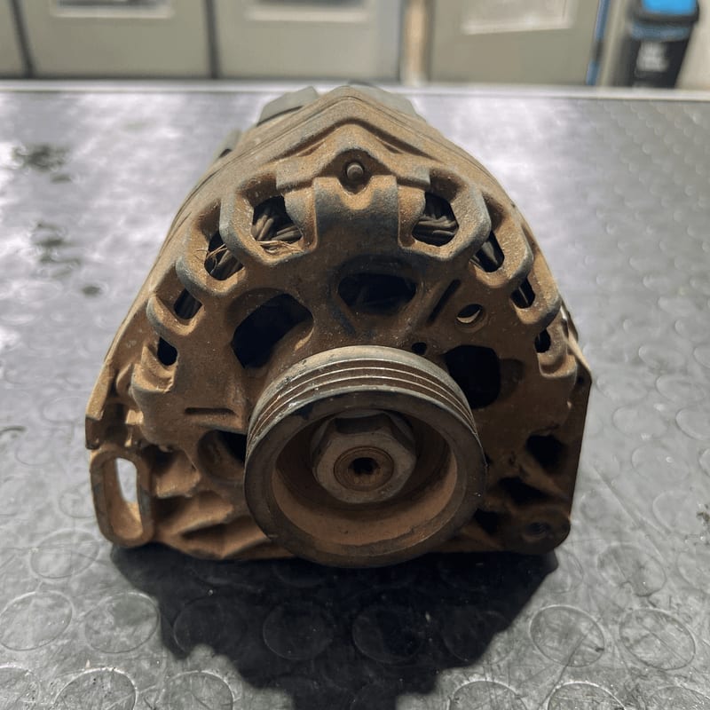 Alternatore (Valeo) 8200064344 Usato
