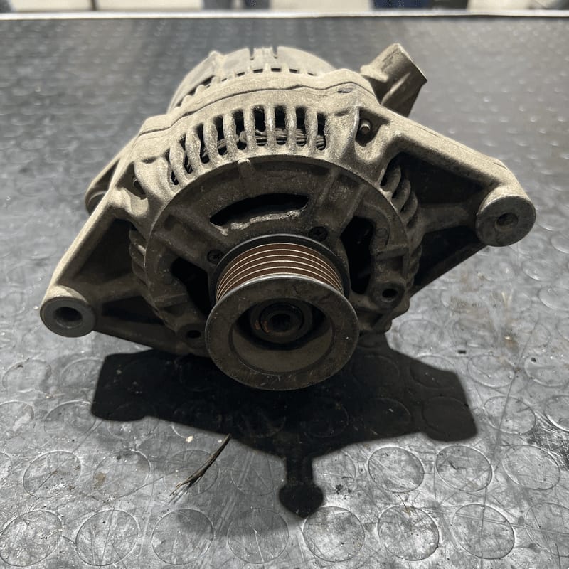 Alternatore (Bosch) 90389248 Usato