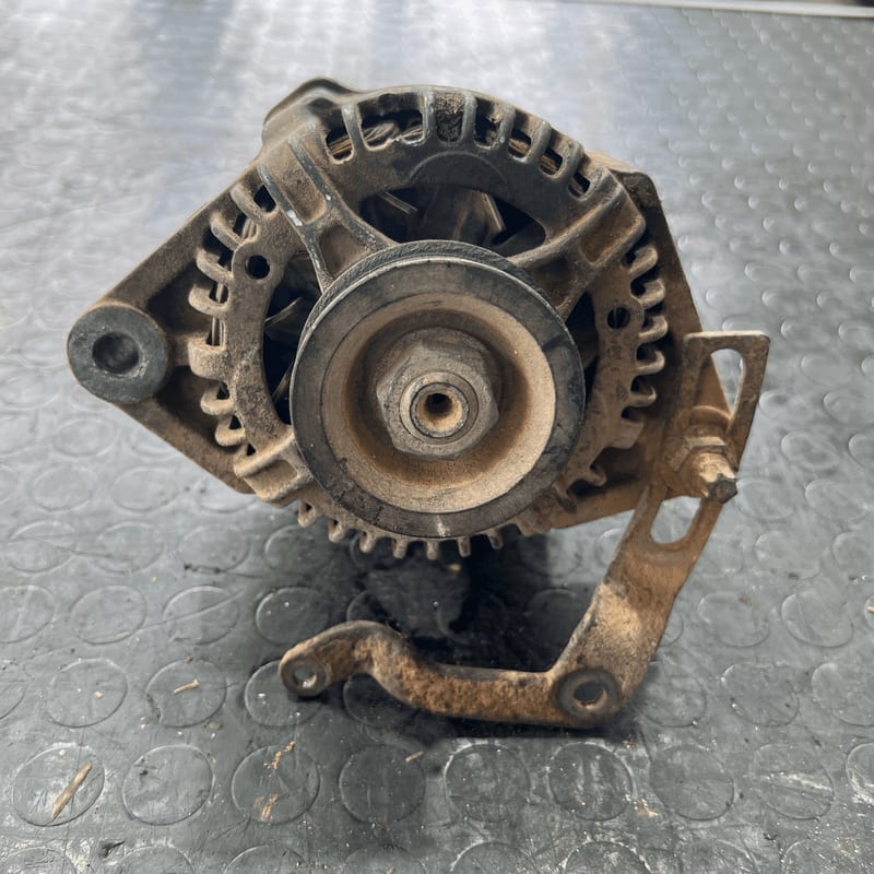 Alternatore (Denso) Q0002801V004000000 Usato