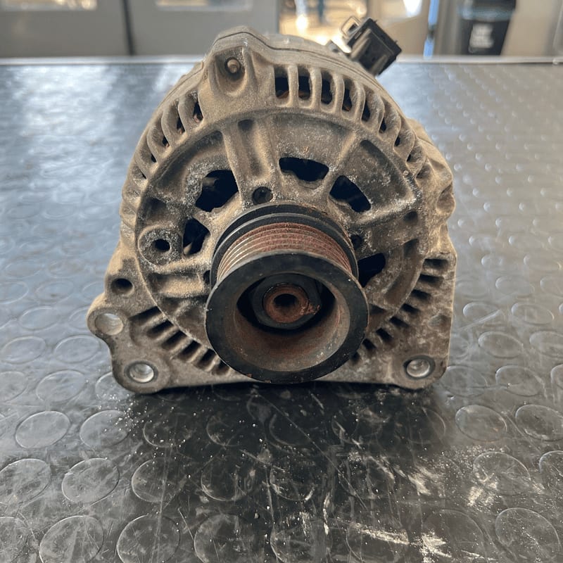 Alternatore (Bosch) 028903018X Usato