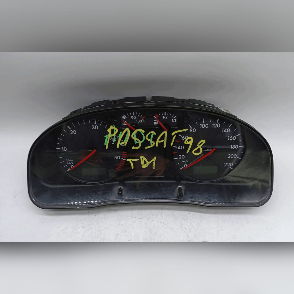 Quadro Strumenti Compl. Volkswagen PASSAT (3B) (10/00>03/06<) 110008794 3B0919881N, 3B0920807FX Usato