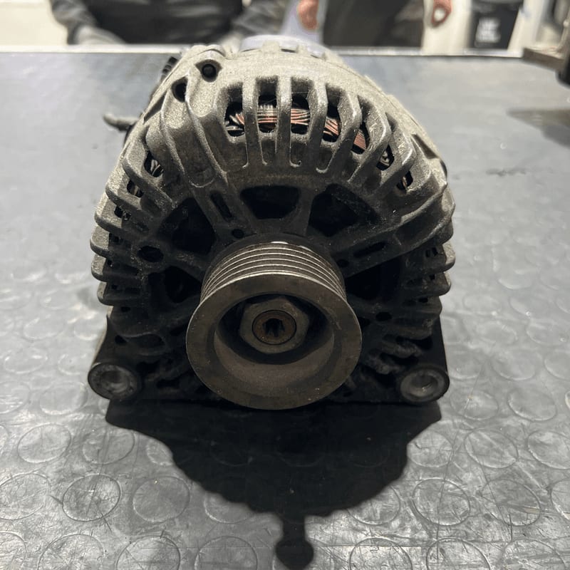 Alternatore (Valeo) 5702H4 Usato