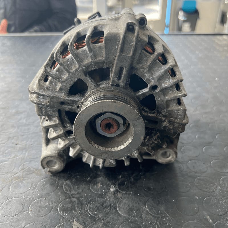 Alternatore (Valeo) 7802261 Usato