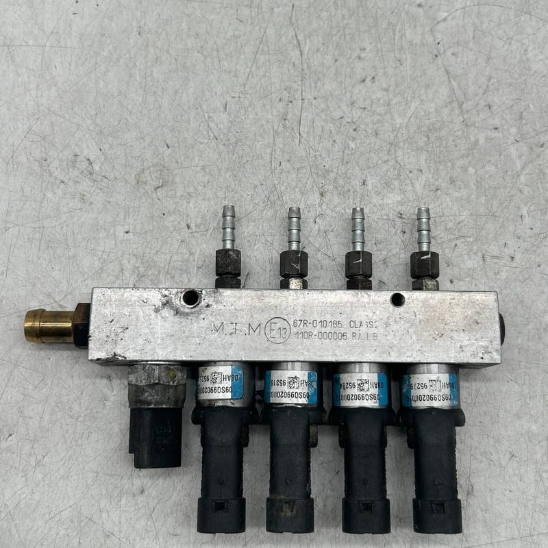 Distributore Carburante Gas 67R010185 110R000005 Usato