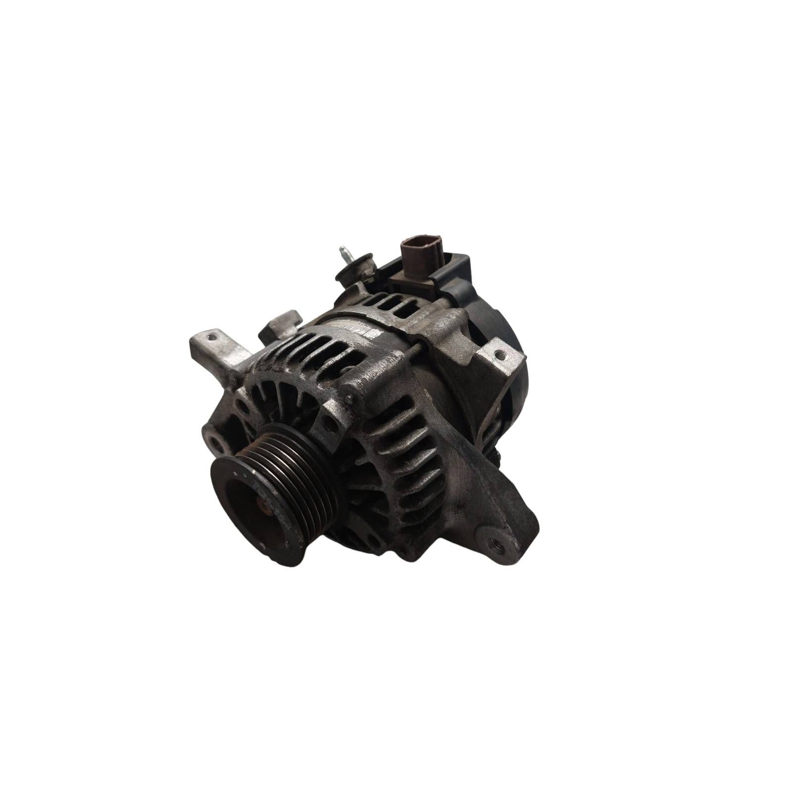 Alternatore Toyota YARIS (11/05>02/12<) 270600Y010 LRA03345 Usato