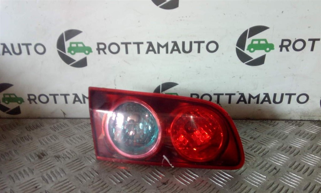fanale stop supplementare sinistro - Immagine 1 di 3