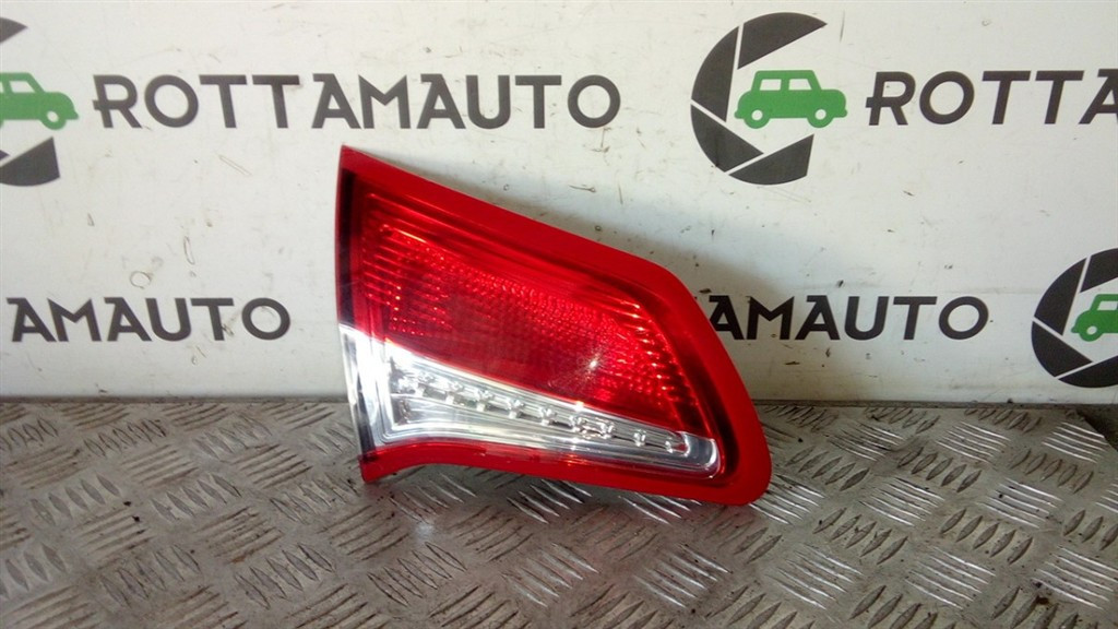 fanale stop supplementare sinistro - Immagine 1 di 3