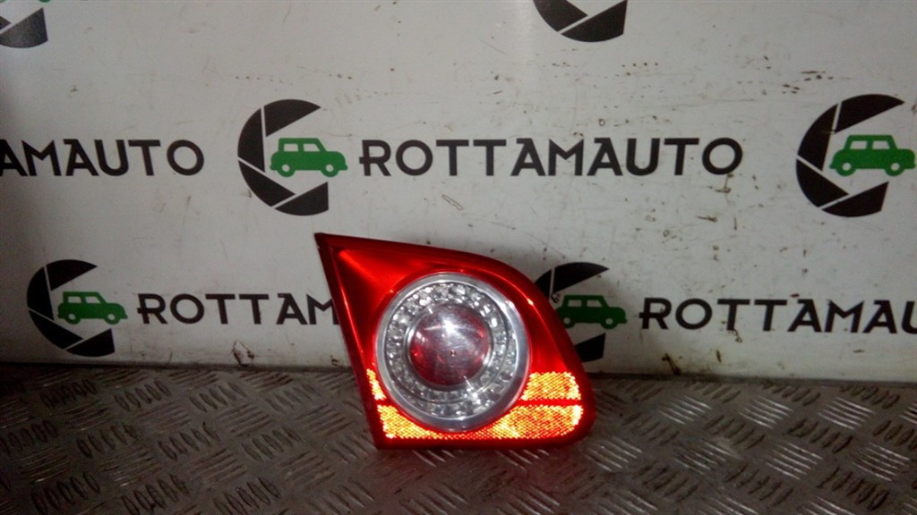 fanale stop supplementare sinistro - Immagine 1 di 4