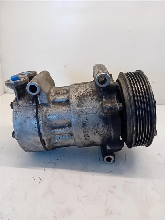 Compressore a/c - Immagine 1 di 3