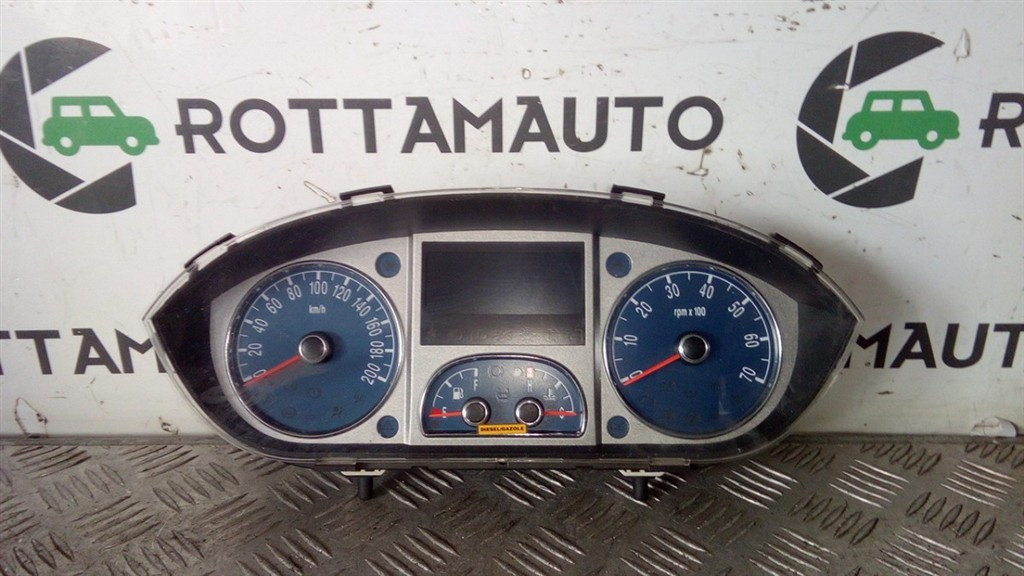 Quadro strumenti compl. - Immagine 1 di 4
