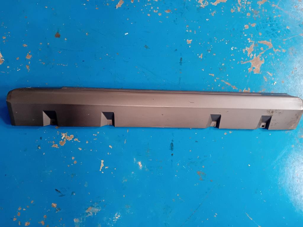 sottoporta destro - Immagine 1 di 3