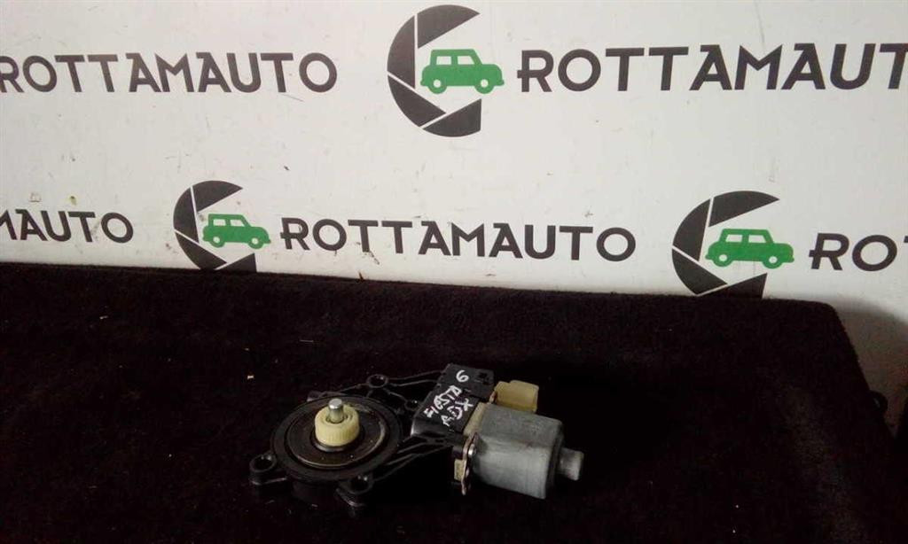 Motorino alzacristallo porta ant. Destro - Immagine 1 di 4
