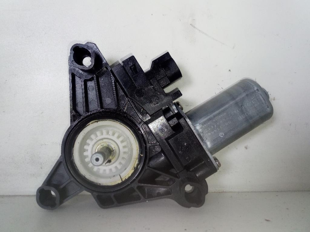 Motorino alzacristallo porta post. Destro - Immagine 1 di 4