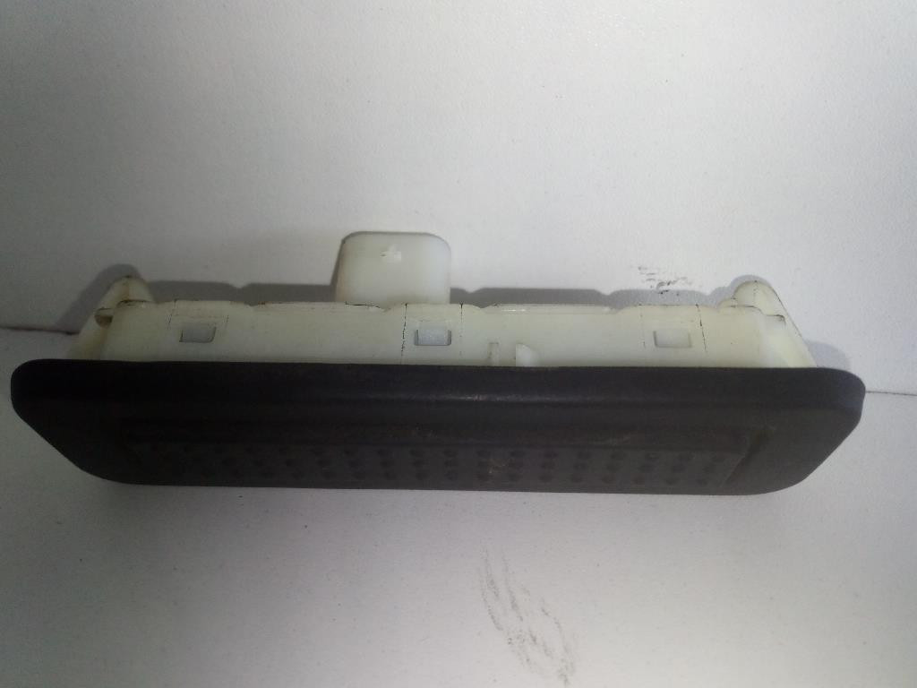 Pulsante portello post. - Immagine 1 di 4