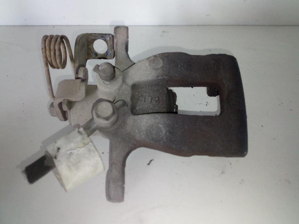 Pinza Freno Post. Destro 583111WA30 Usato