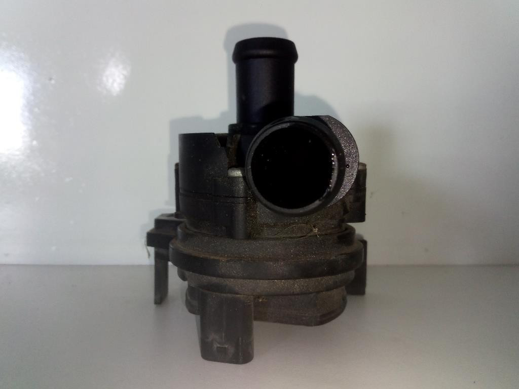 Pompa acqua ausiliaria - Immagine 1 di 4