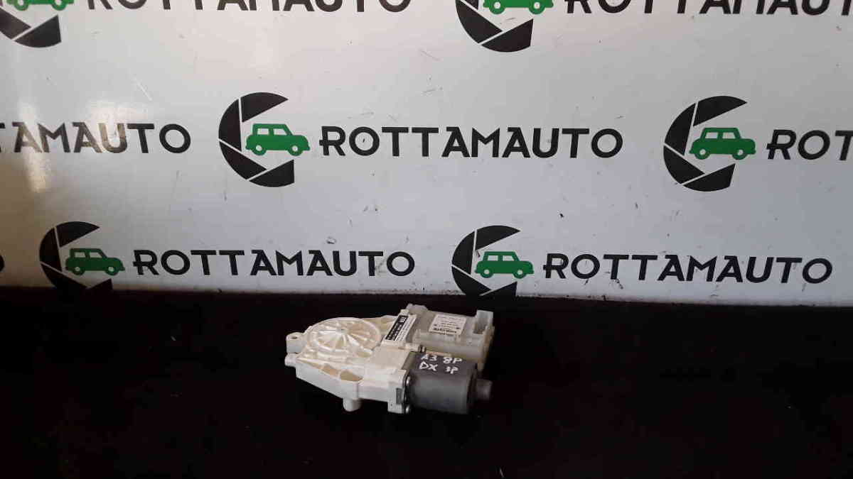 Alzacristallo Porta Ant. Destro 8P0 959 Usato