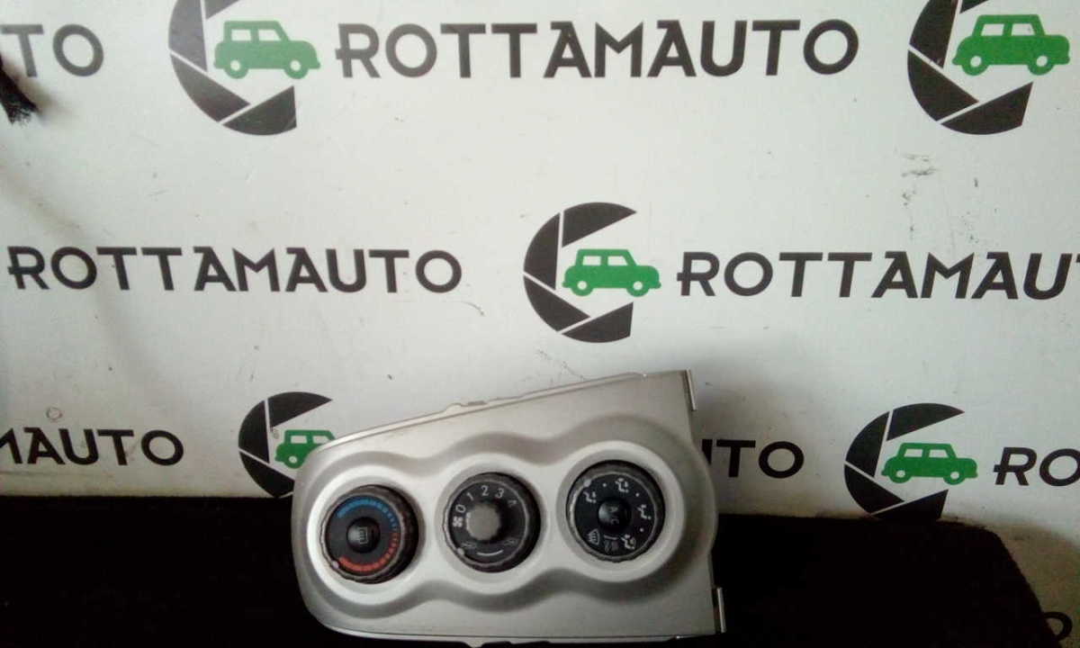 Blocco Comando Climatizzazione TOYOTA 758857 Usato
