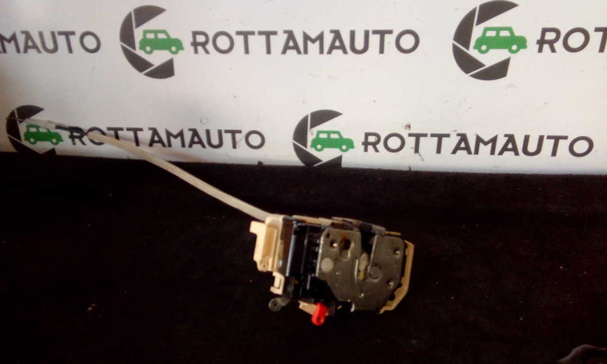 Serratura porta ant. Destro - Immagine 1 di 4