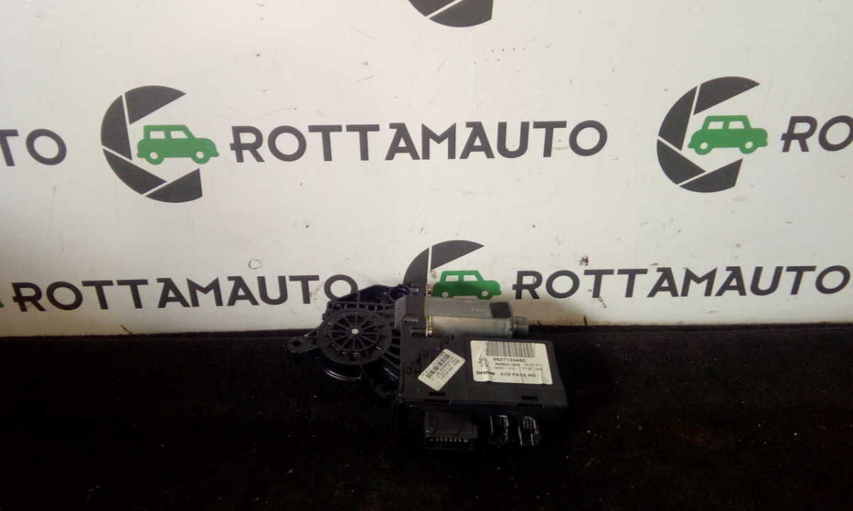Alzacristallo Porta Ant. Destro BROSE PEUGEOT Usato