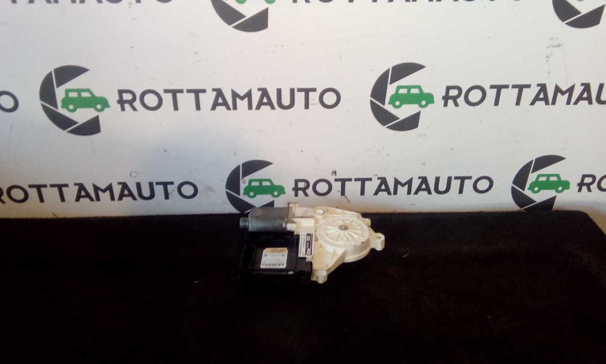 Alzacristallo Porta Ant. Destro 8P0 959 Usato