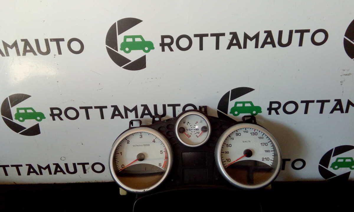 Quadro strumenti compl. - Immagine 1 di 4