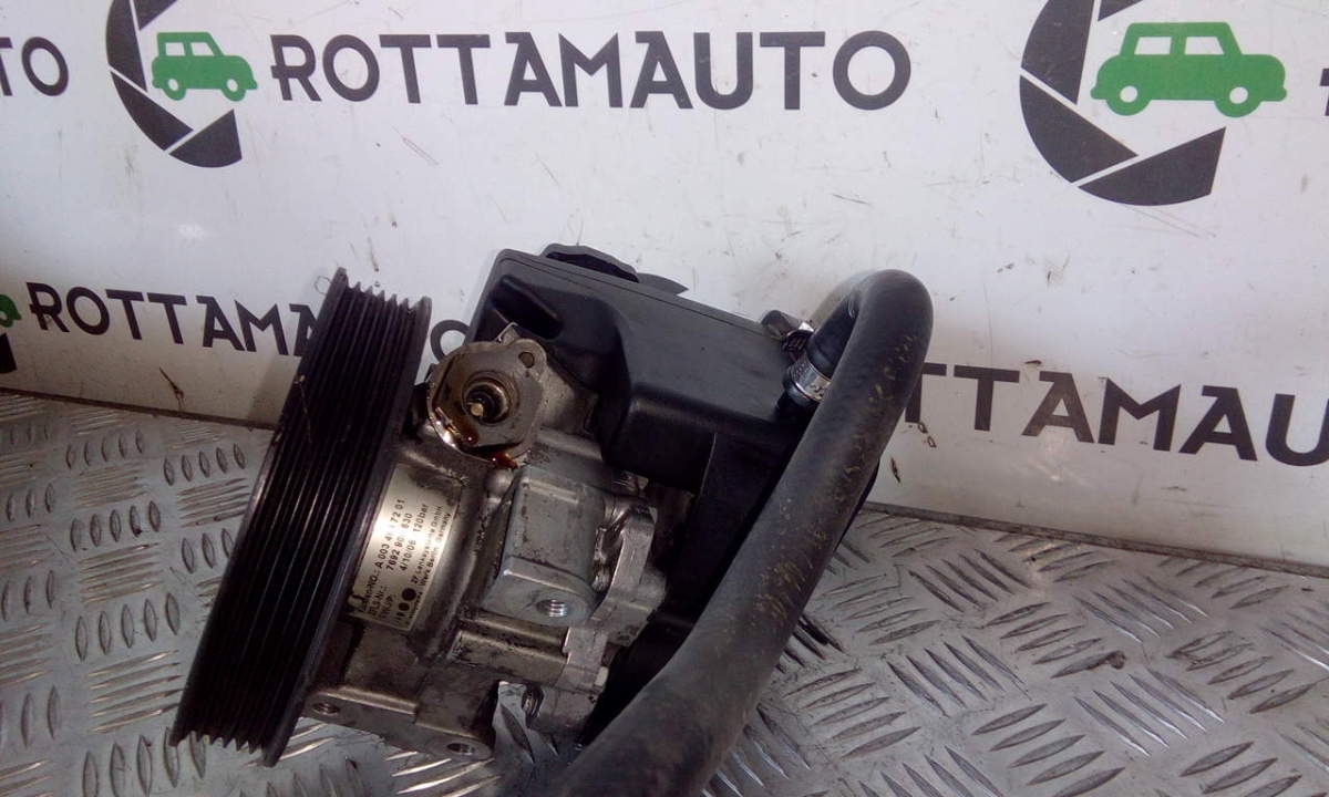 Pompa Servosterzo MERCEDES A0034667201 Usato