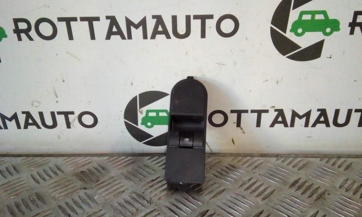 blocco comandi alzacristalli destro - Immagine 1 di 4