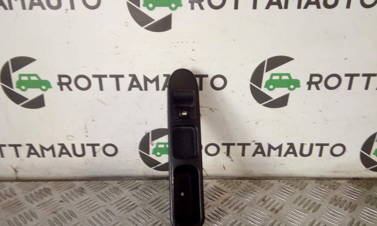 blocco comandi alzacristalli destro - Immagine 1 di 3