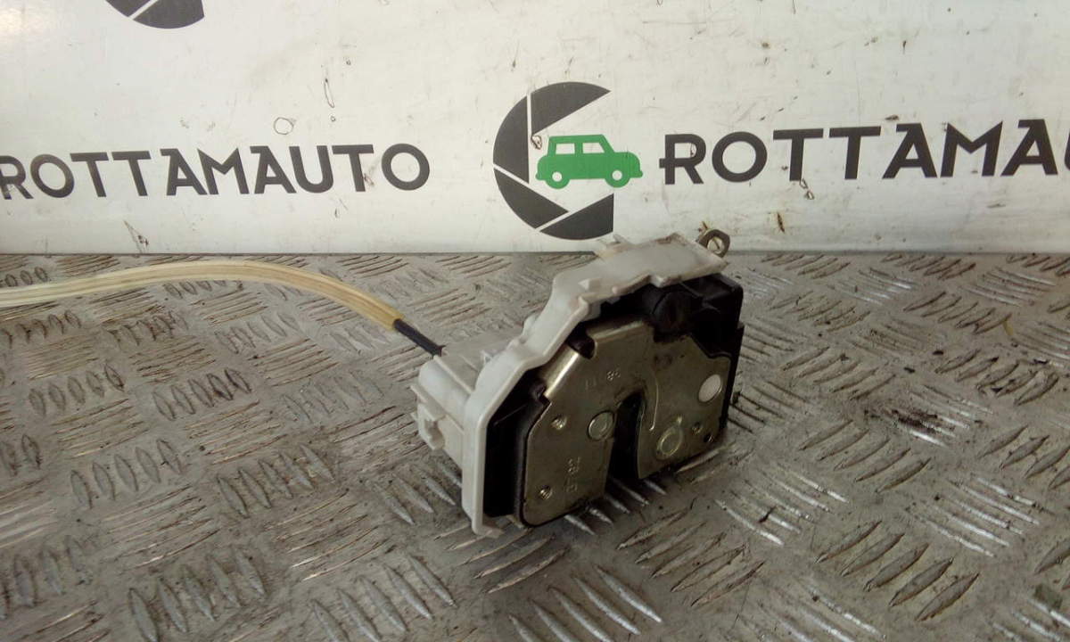 Serratura Porta Ant. Destro 51827955 Usato