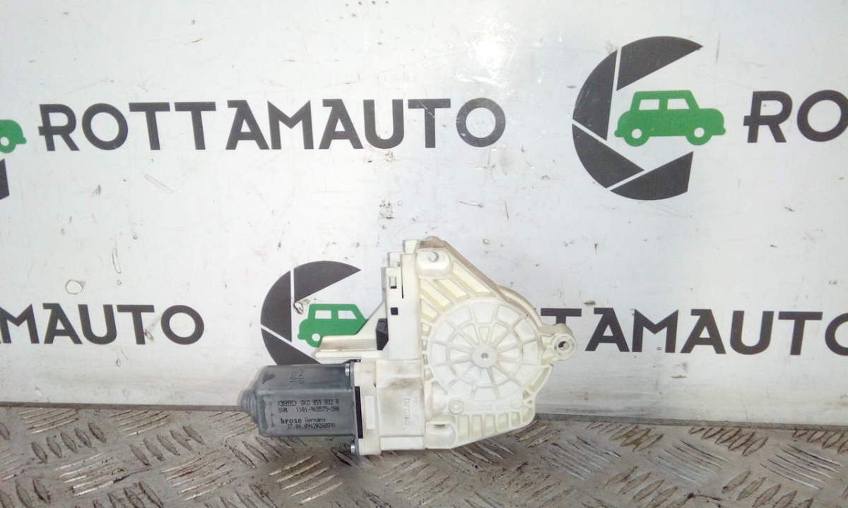 Alzacristallo Porta Ant. Destro 8K0959802A 09420260891 Usato