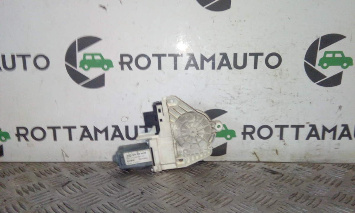 Alzacristallo Porta Ant. Destro 4F0959802B Usato