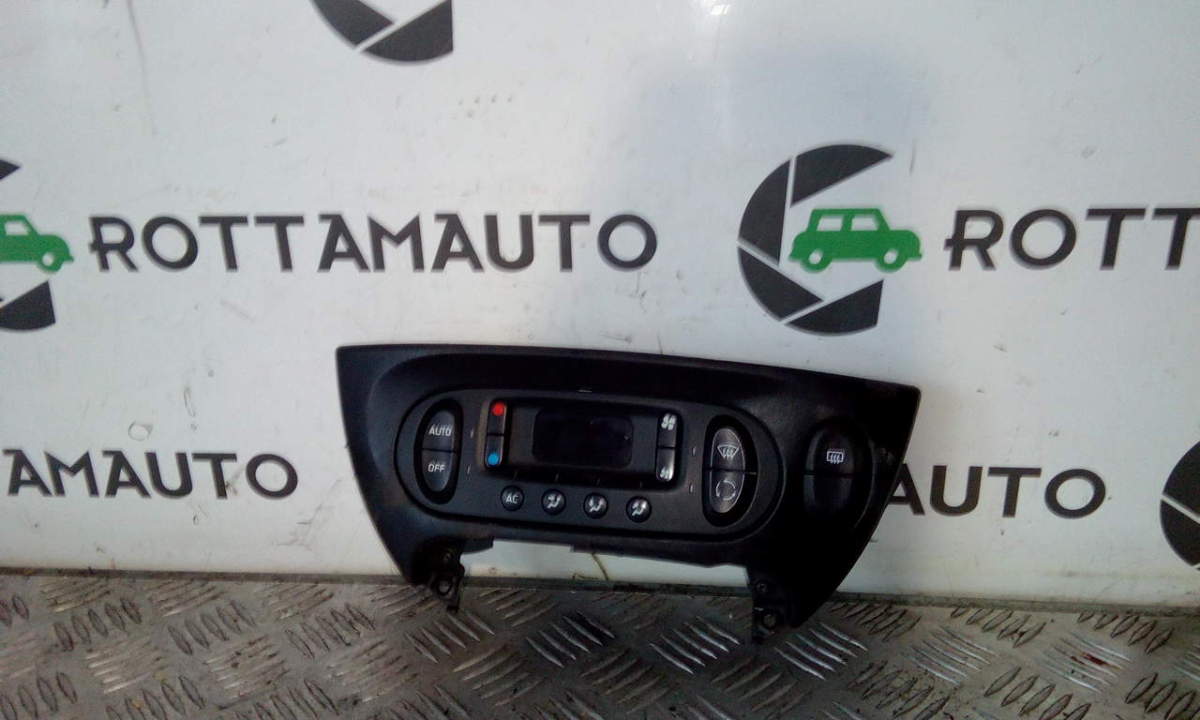 Blocco comando climatizzazione - Immagine 1 di 4