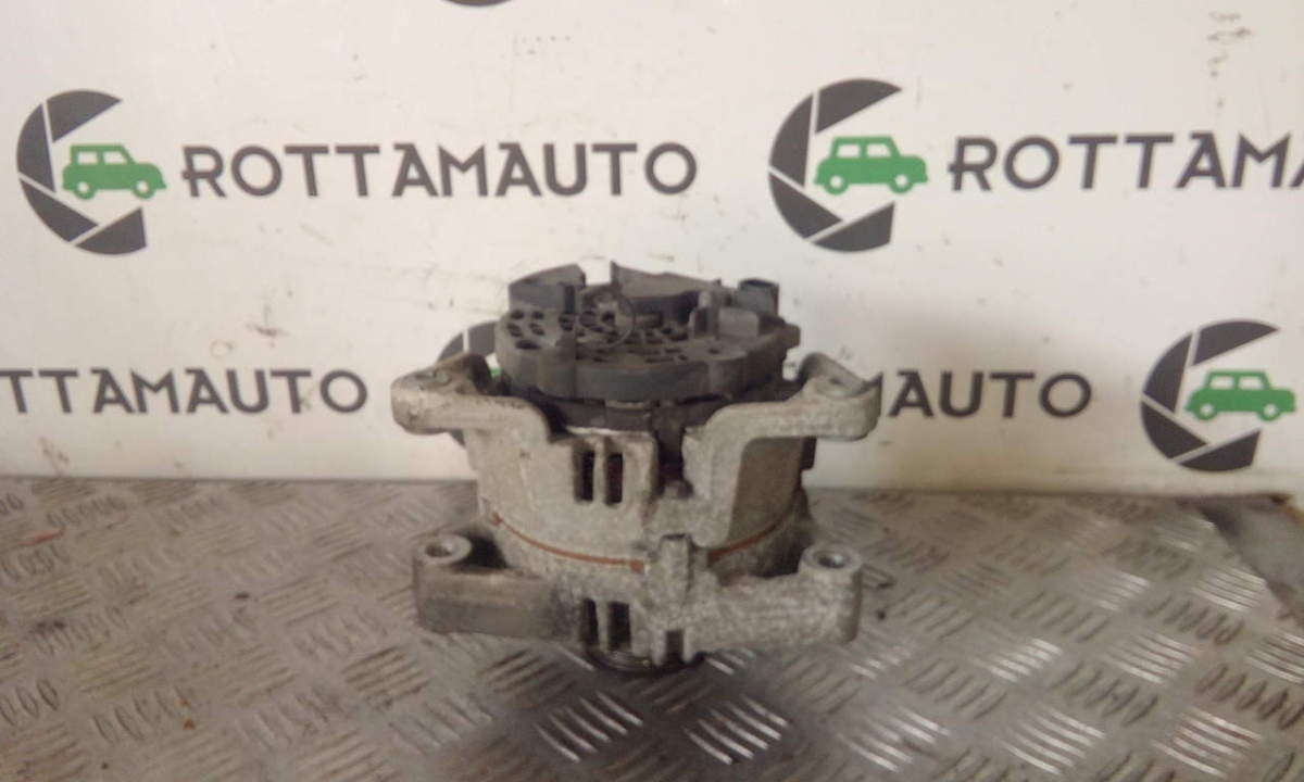 Alternatore 0124325171 13222930 Usato