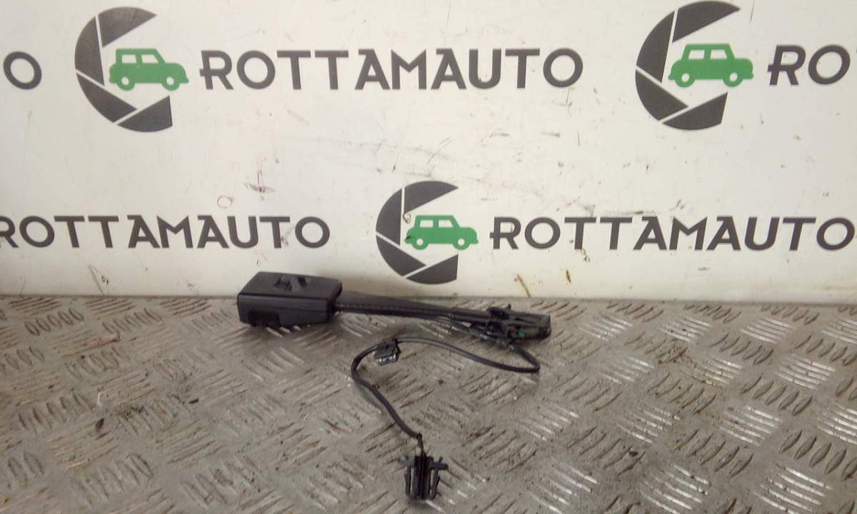 Aggancio Cintura Di Sicurezza Ant. Centr. Destro 8K0857755F Usato