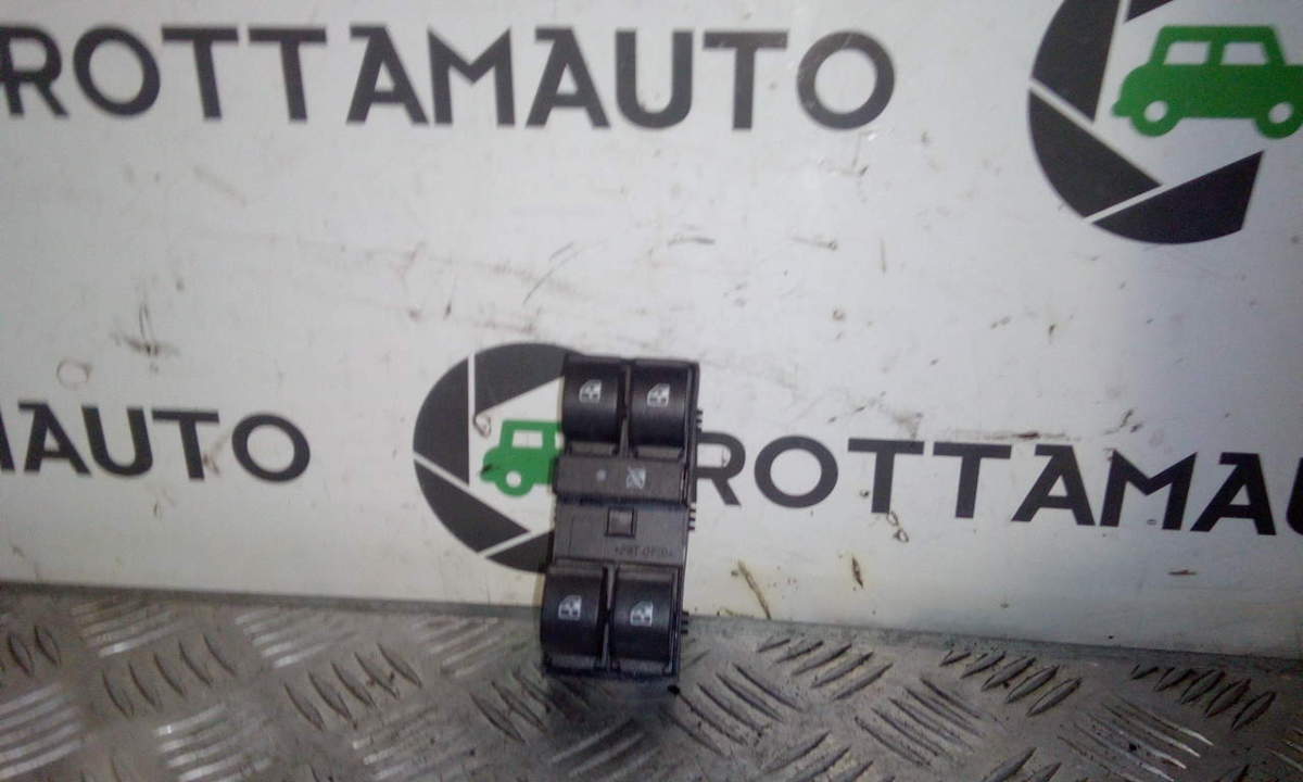 blocco comandi alzacristalli sinistro - Immagine 1 di 4