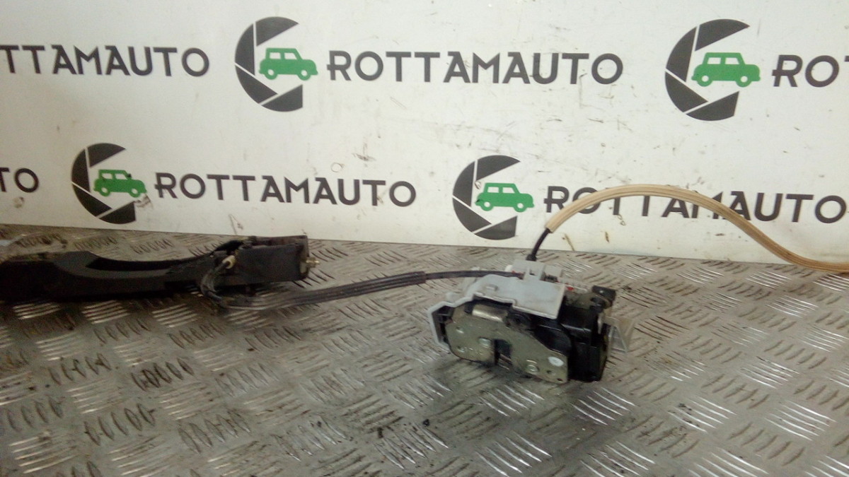 Serratura Porta Ant. Destro 51827955 Usato