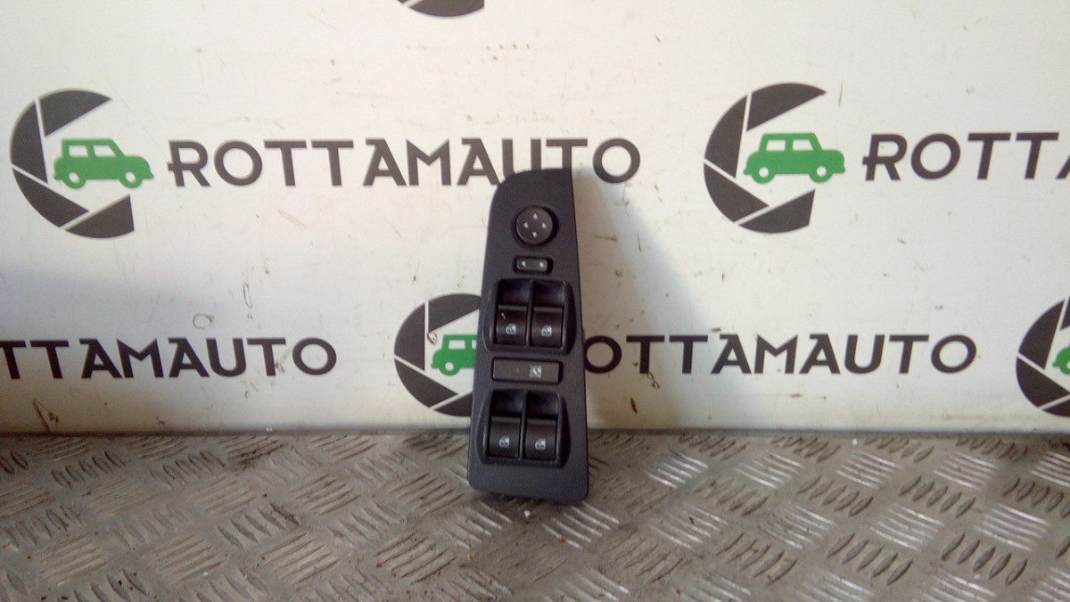 blocco comandi alzacristalli sinistro - Immagine 1 di 4