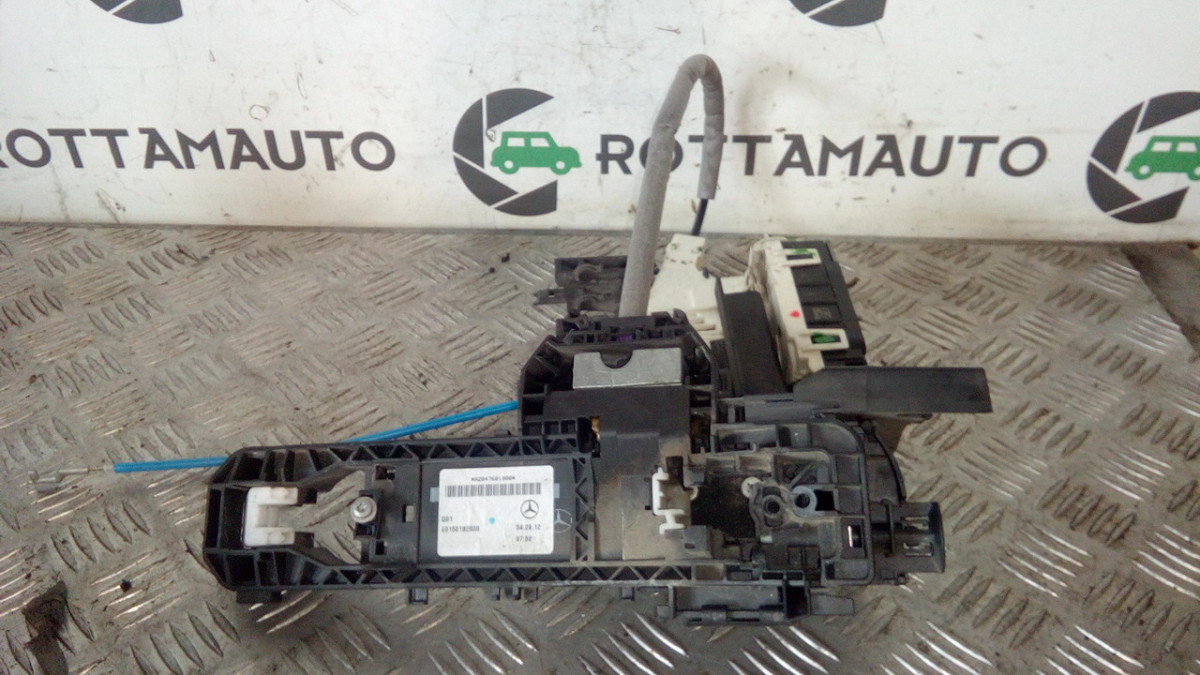 Serratura Porta Ant. Destro A1667200435 A2047601800 Usato