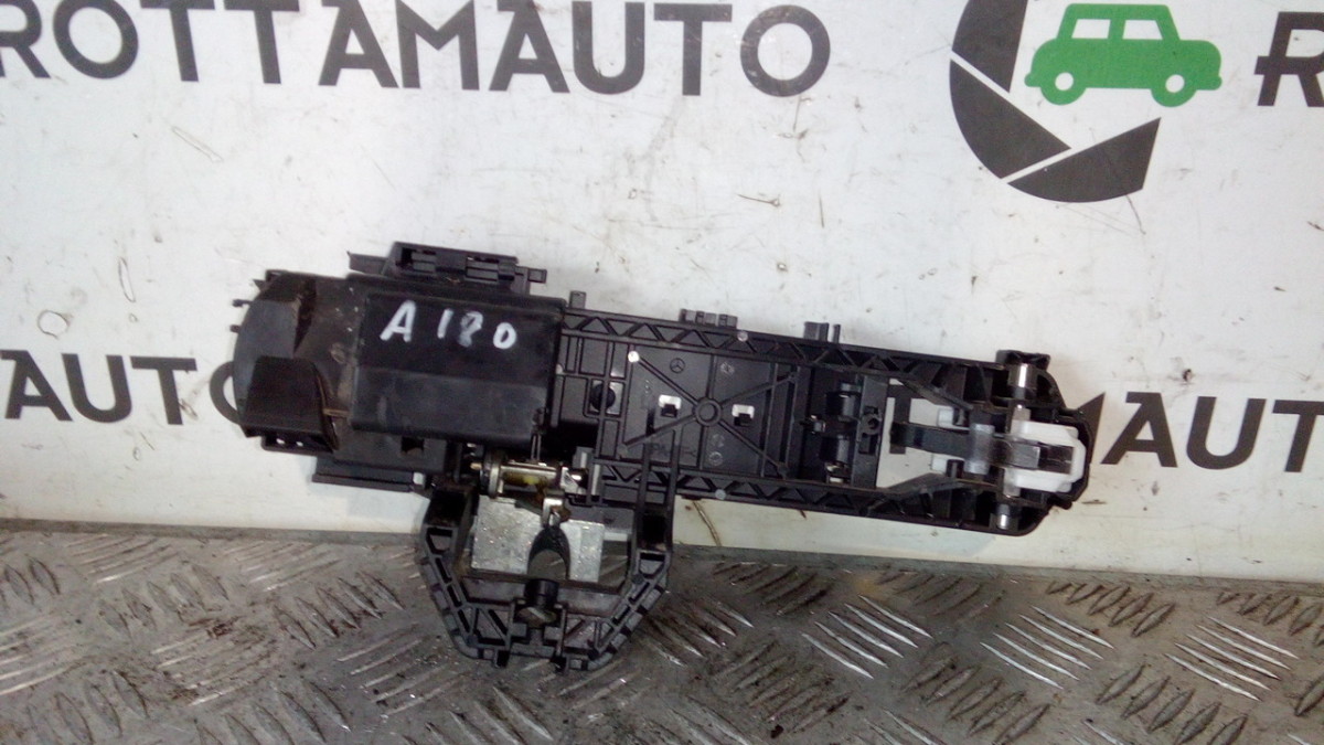 Supporto Maniglia Est. Porta Ant. Sinistro A2047601700 A34550101 Usato