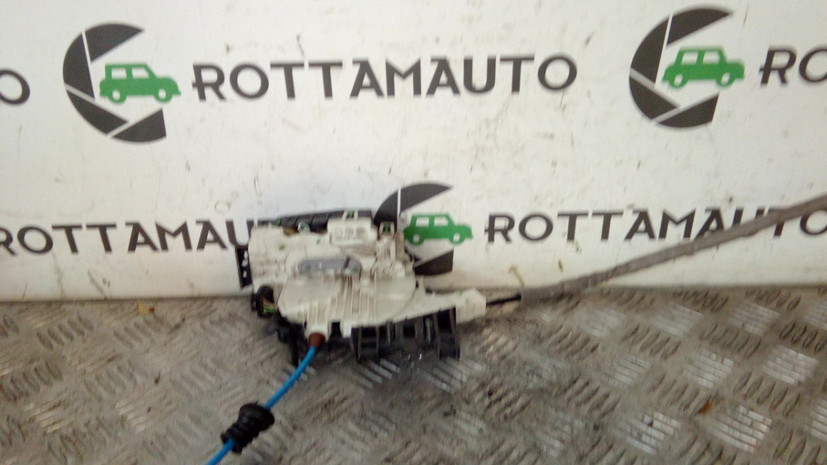 Serratura Porta Ant. Sinistro A1667200135 Usato