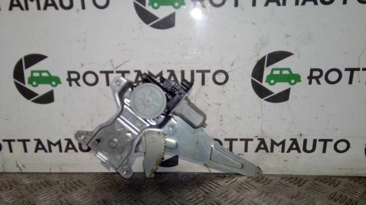 Alzacristallo Porta Post. Sinistro 8356063J00 Usato