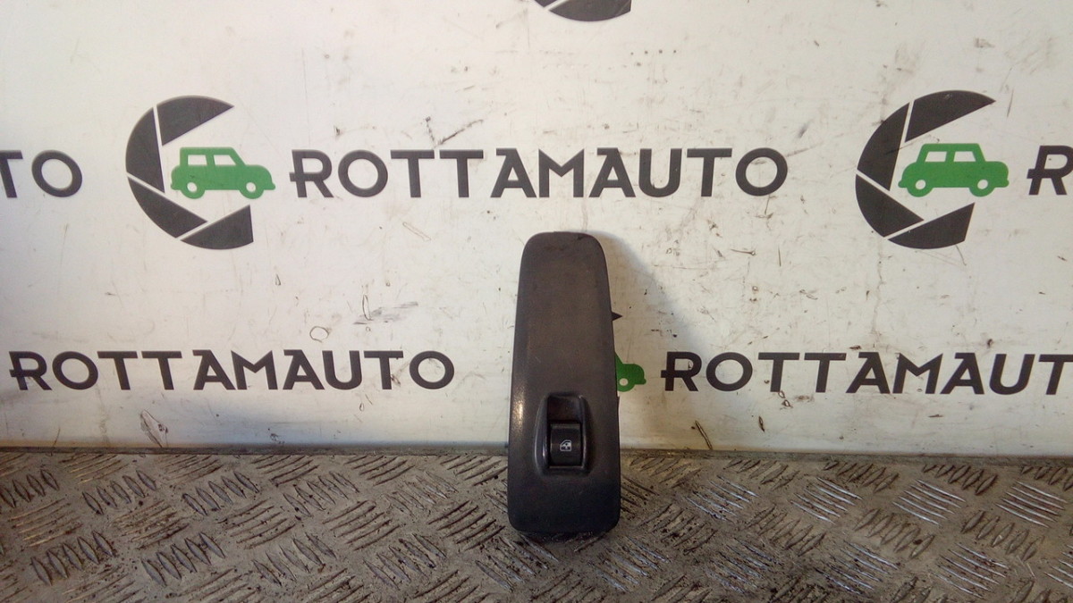 blocco comandi alzacristalli destro - Immagine 1 di 3