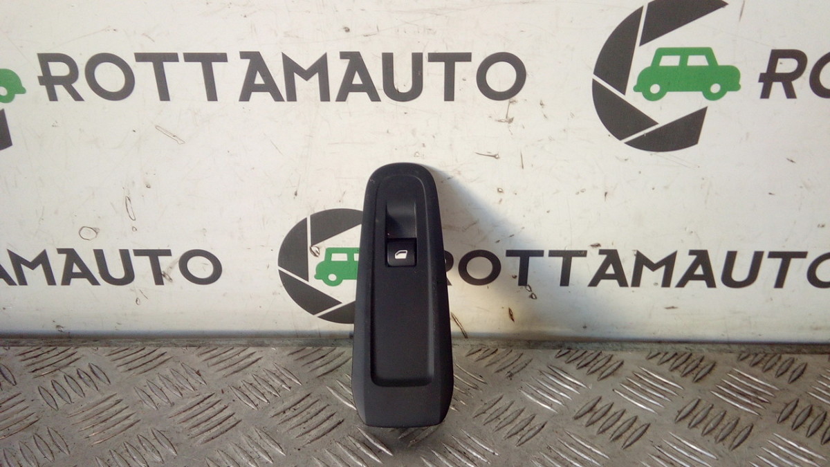 Blocco Comandi Alzacristalli Destro 96762292ZD Usato