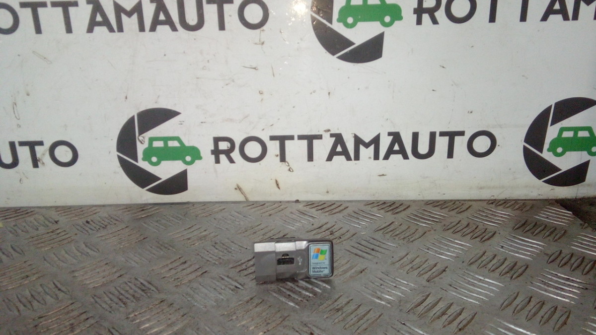 console porta USB / AUX - Immagine 1 di 4