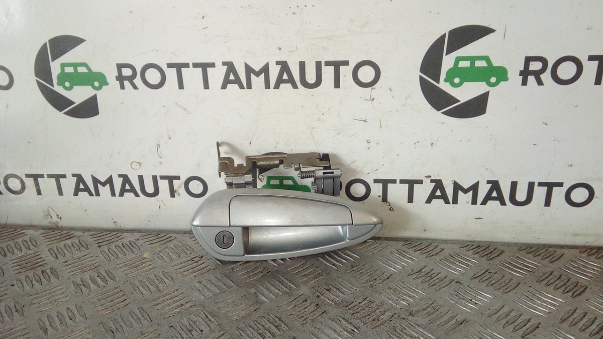 Maniglia porta ant. Destro - Immagine 1 di 3