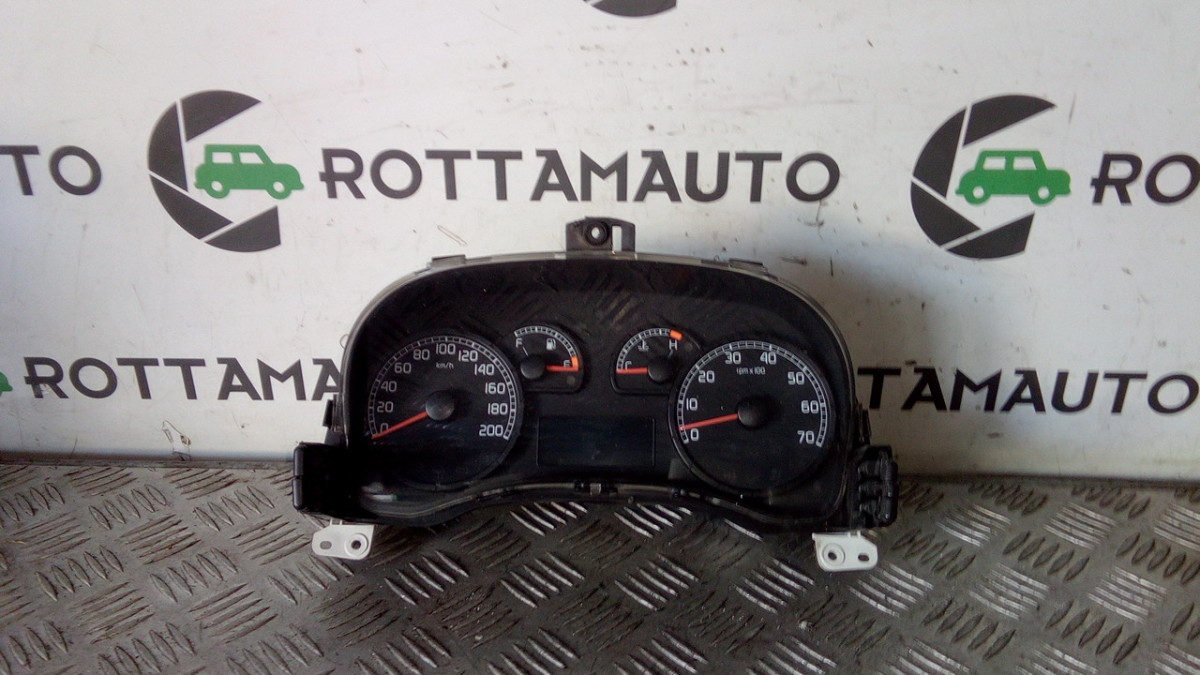 Quadro strumenti compl. - Immagine 1 di 4